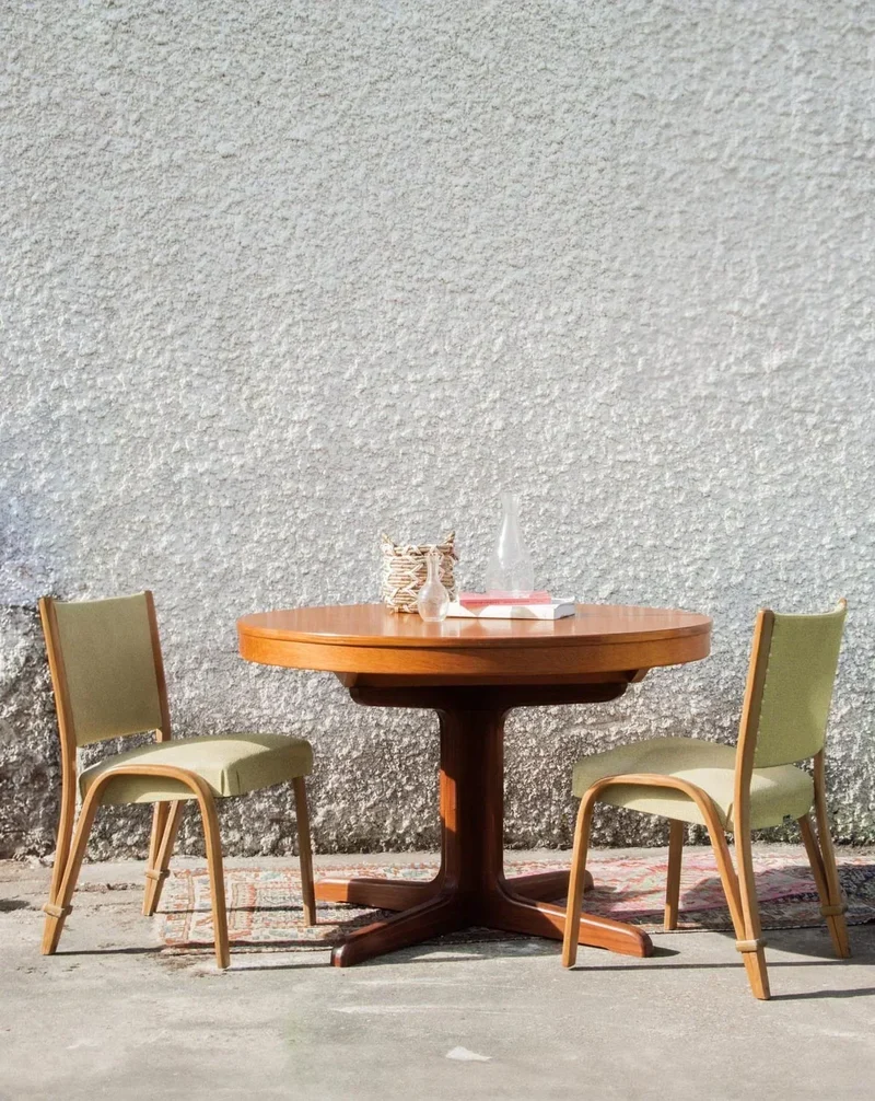 Karla, la table à manger Baumann N°351