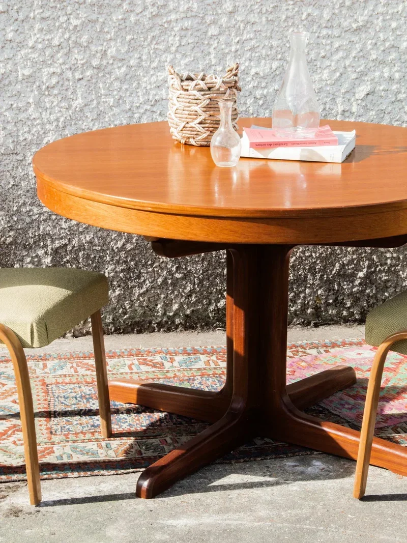 Karla, la table à manger Baumann N°351