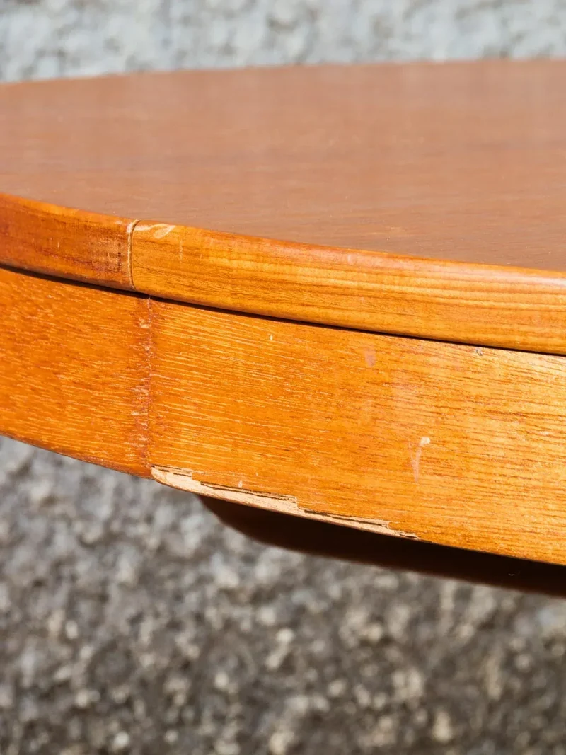 Karla, la table à manger Baumann N°351