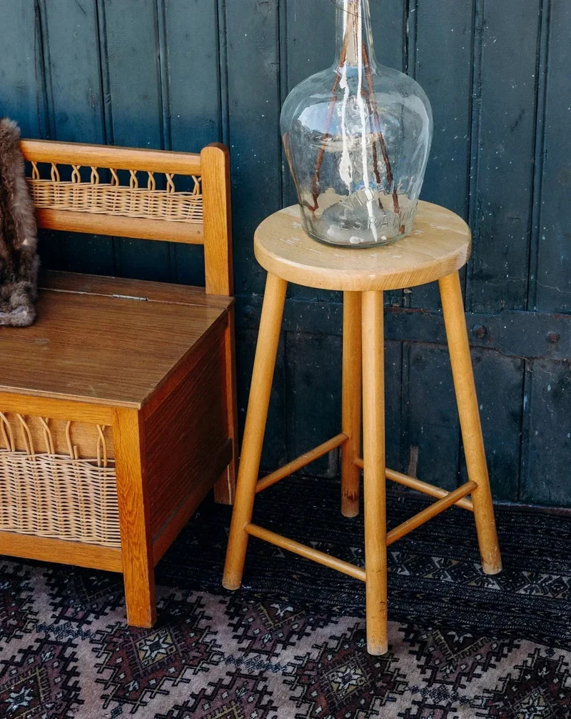 Regis, le tabouret en bois N°430