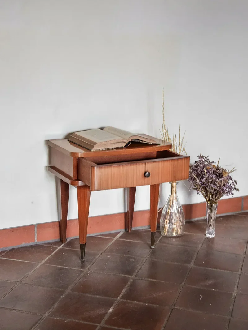 Maïa, la table de chevet en bois N°97