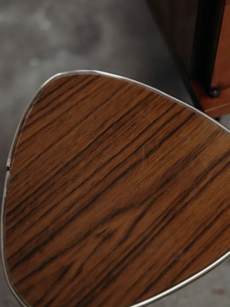 Hanna, la table d'appoint N°260