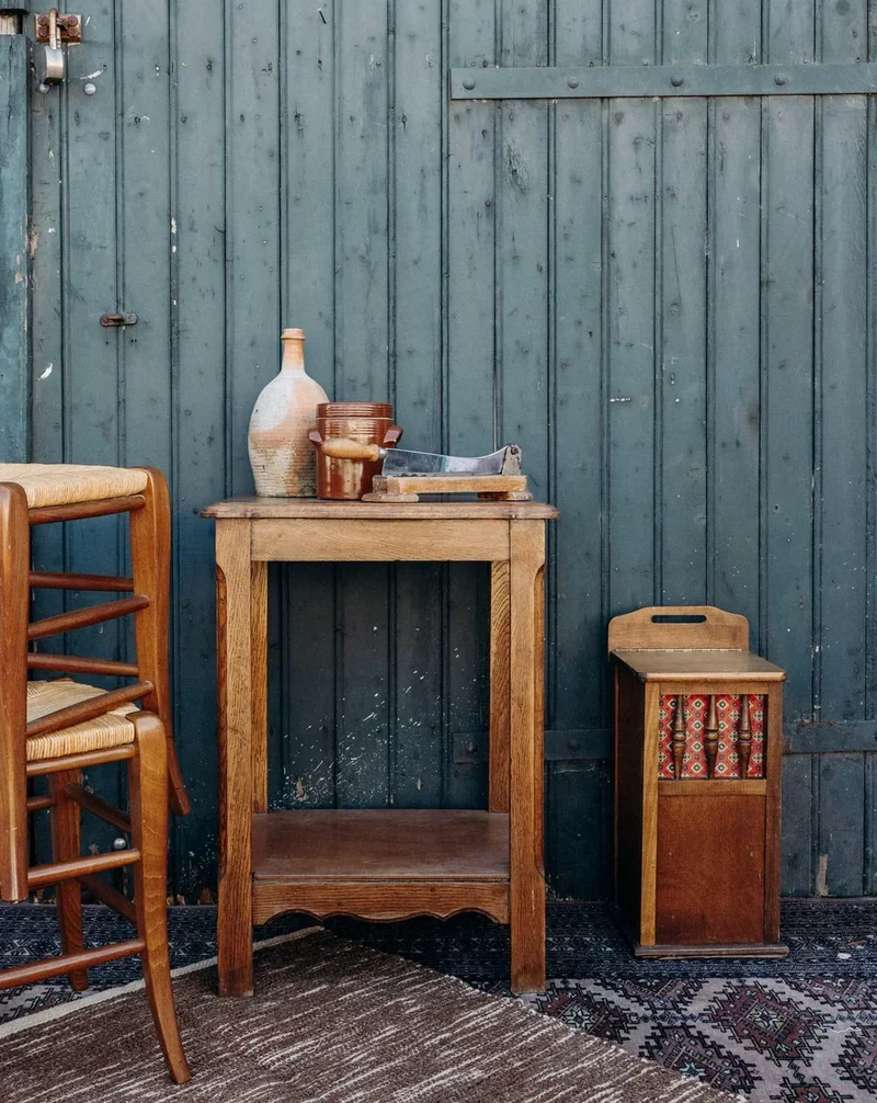 Francine, la table d'appoint en bois N°245