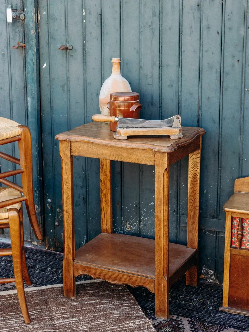 Francine, la table d'appoint en bois N°245