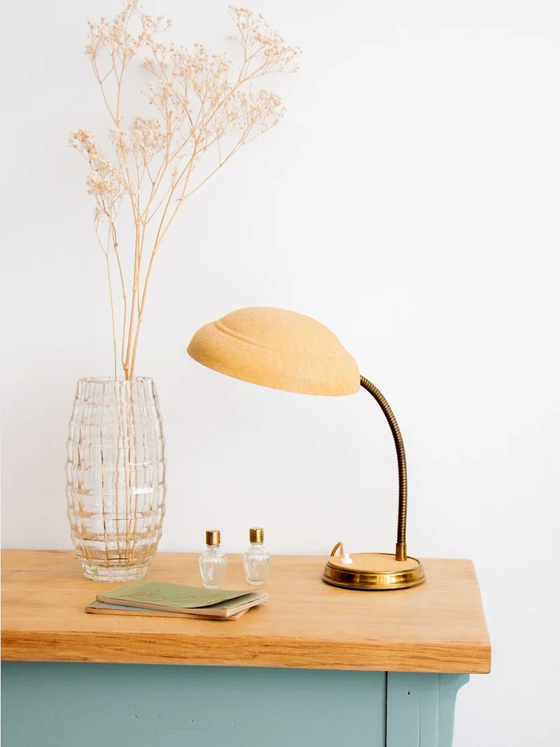 Suzanne, la lampe à poser en métal N°130