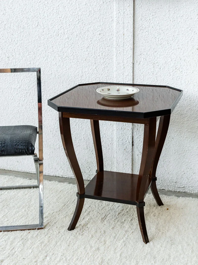 Francine, la table d'appoint en bois N°218