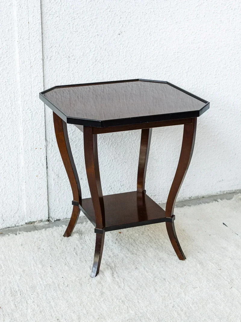 Francine, la table d'appoint en bois N°218