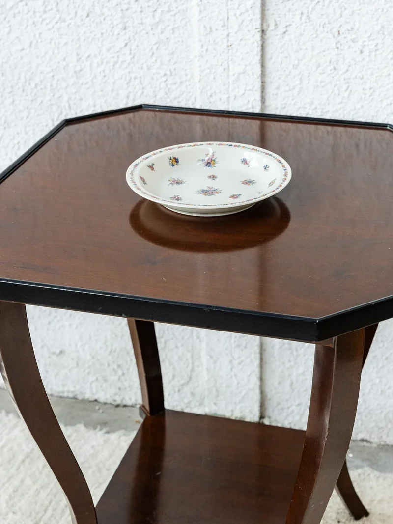 Francine, la table d'appoint en bois N°218