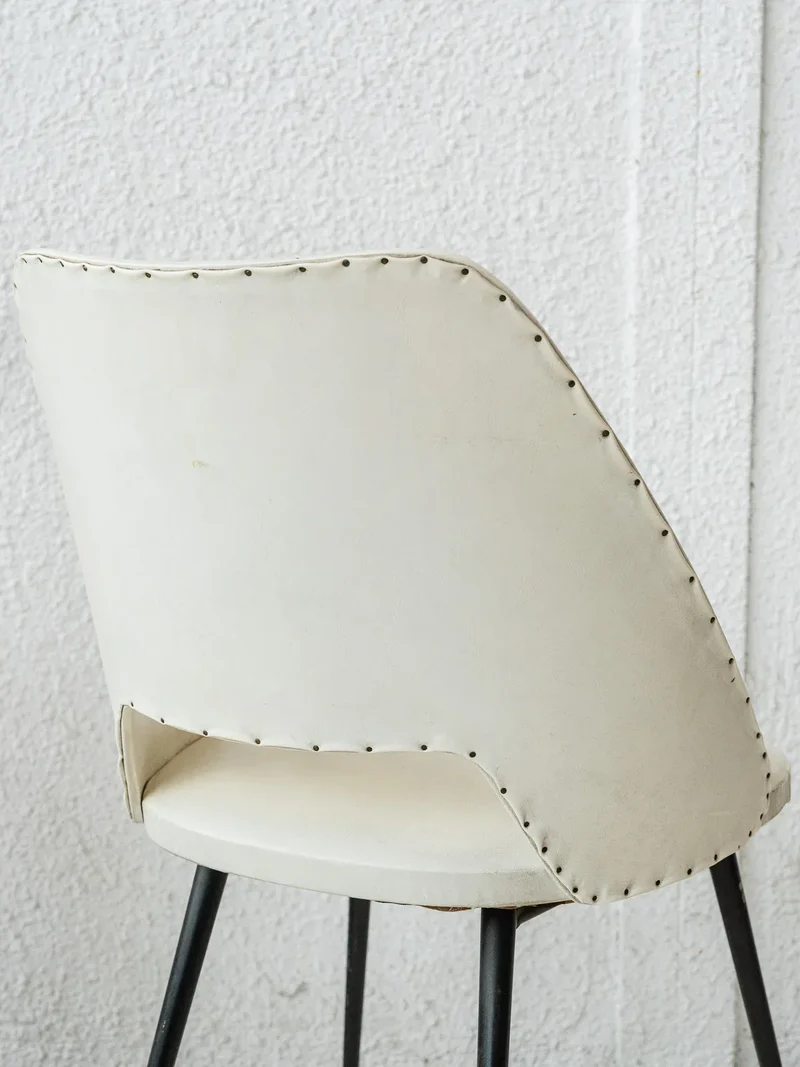 Alma, la chaise blanche N°616