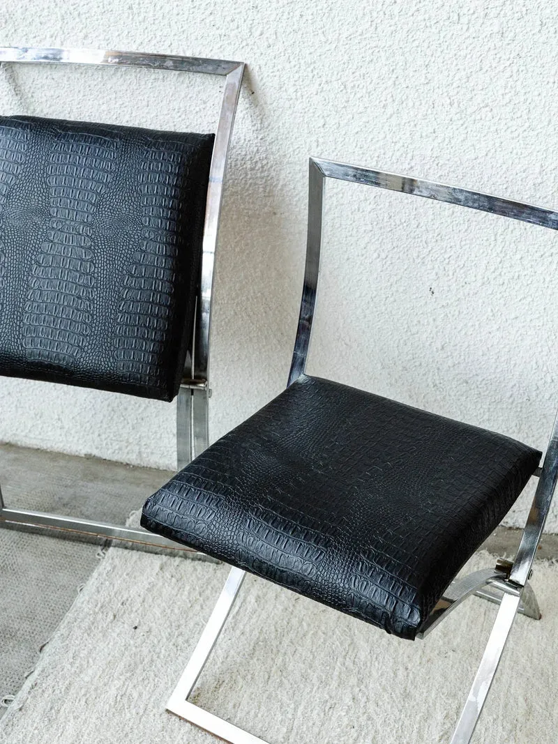 Alma, la paire de chaises en métal N°594