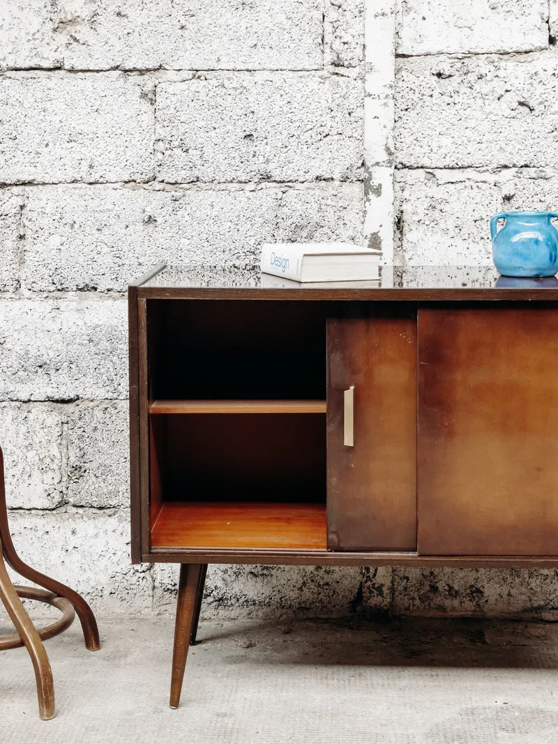 Gustave, le buffet coulissant en bois vernis N°508