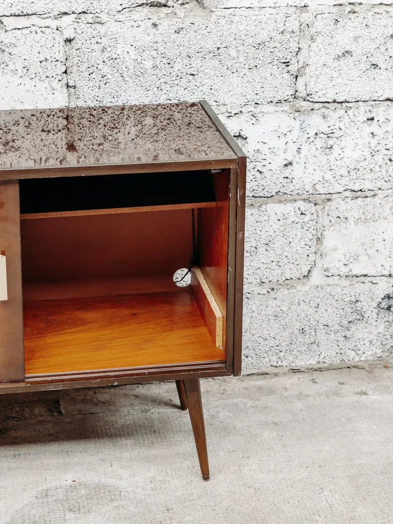 Gustave, le buffet coulissant en bois vernis N°508