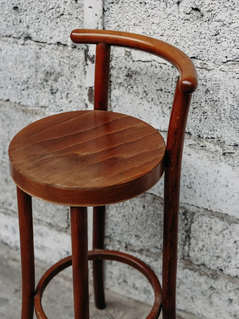 Gaston, le tabouret de bar en bois N°135