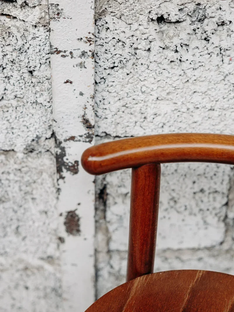 Gaston, le tabouret de bar en bois N°135