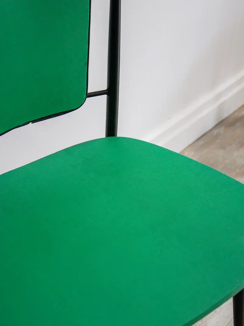 Alma, le lot de 6 chaises vertes N°529