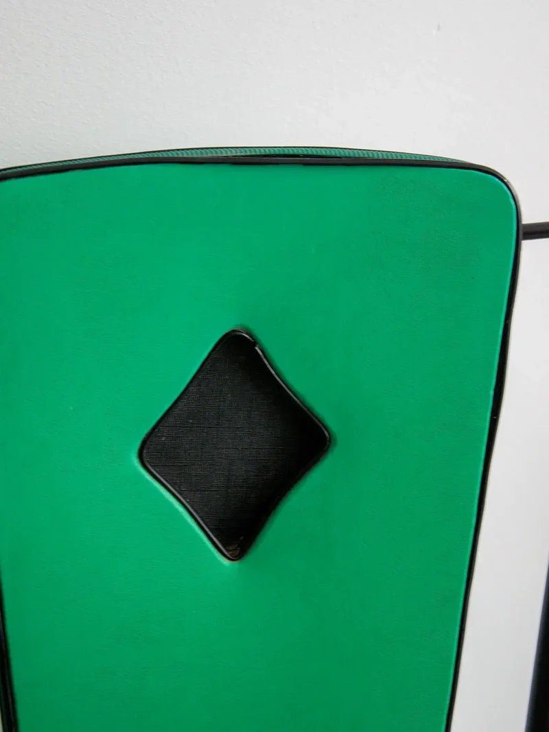 Alma, le lot de 6 chaises vertes N°529