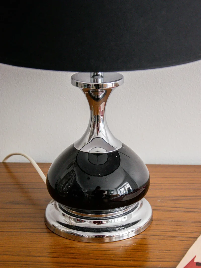 Julia, la lampe à poser en métal N°178