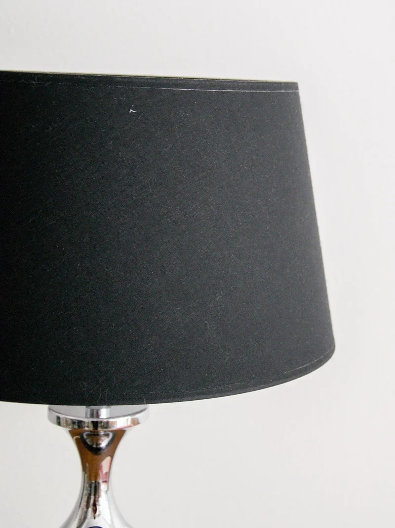 Julia, la lampe à poser en métal N°178