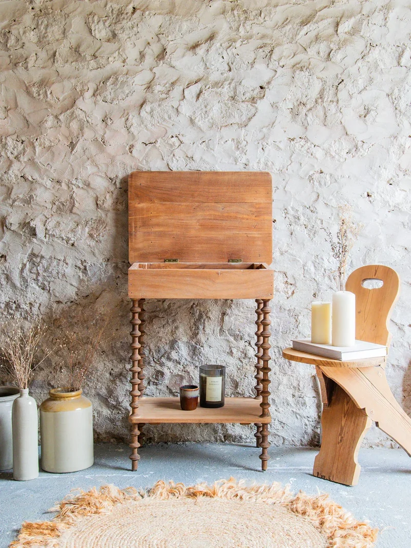 Francine, la table d'appoint en bois N°364