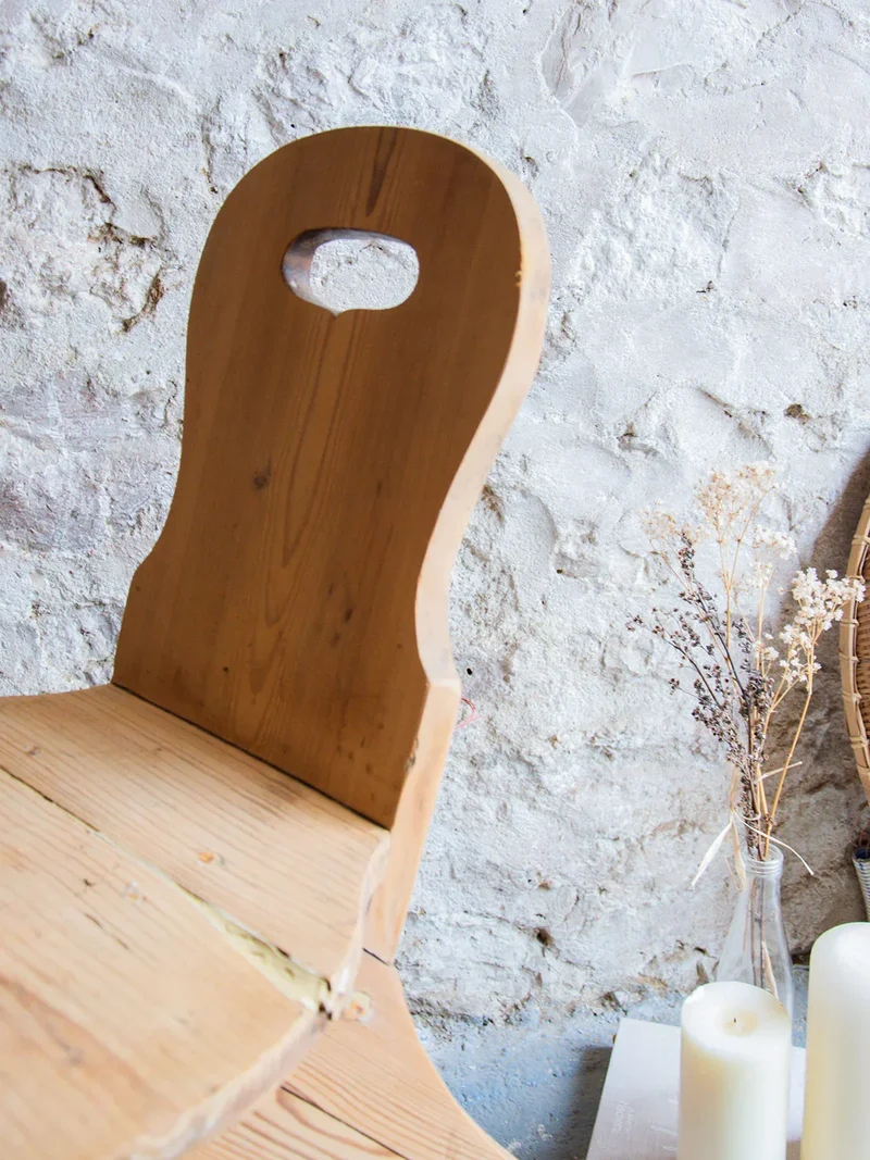 Claude, la paire de chaises en bois N°362