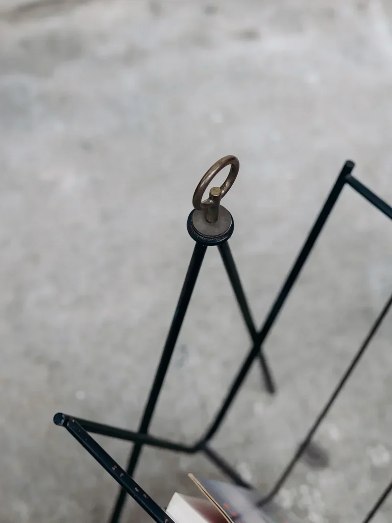 Marius, le porte-revues en métal N°87