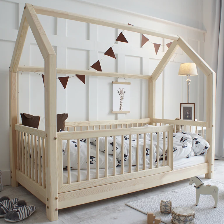Lit cabane 90x200 barrière et sommier inclus pieds 5 cm Florie Bois
