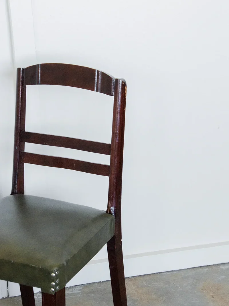 Claude, la chaise en bois N°446