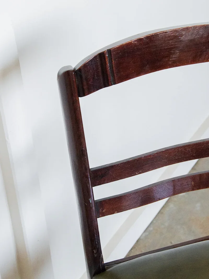Claude, la chaise en bois N°446