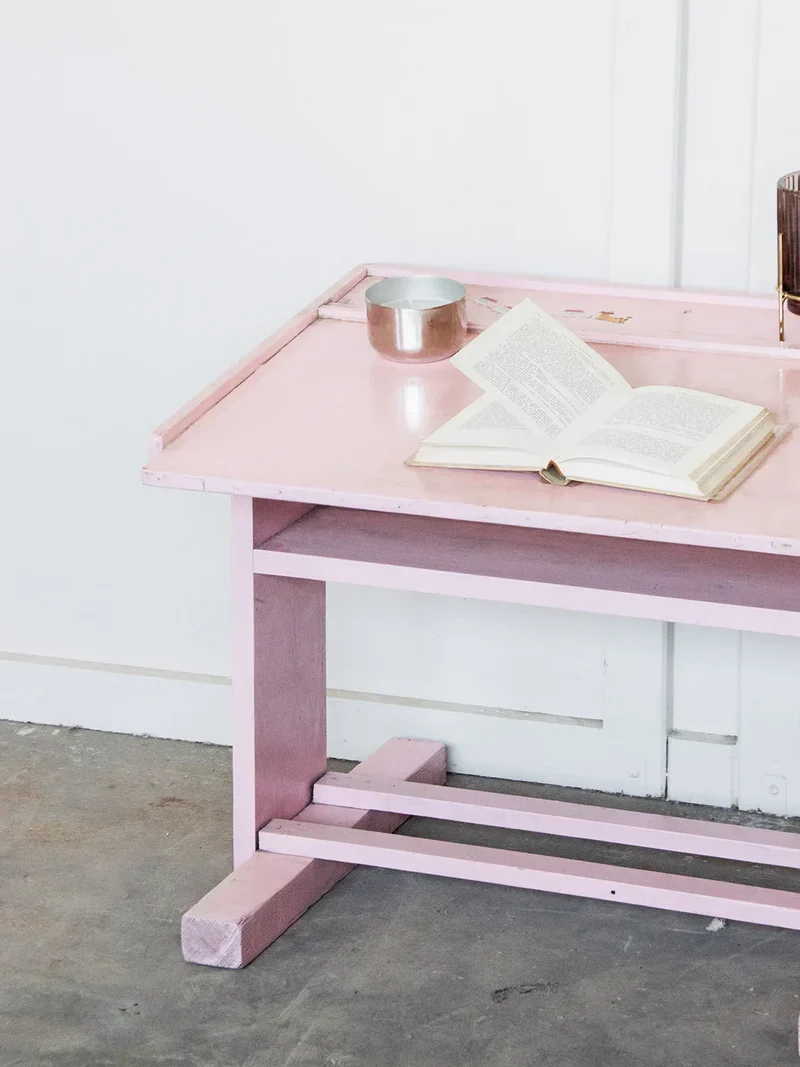 Edouard, le bureau pupitre rose N°258