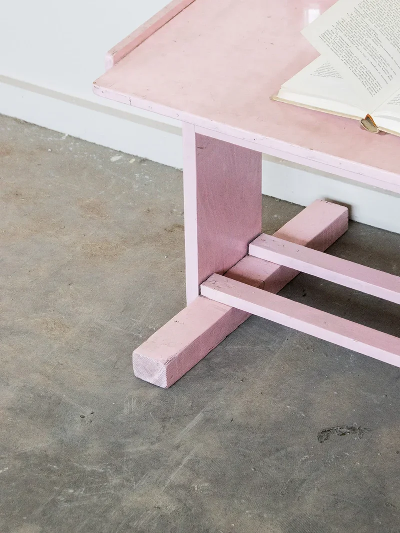 Edouard, le bureau pupitre rose N°258