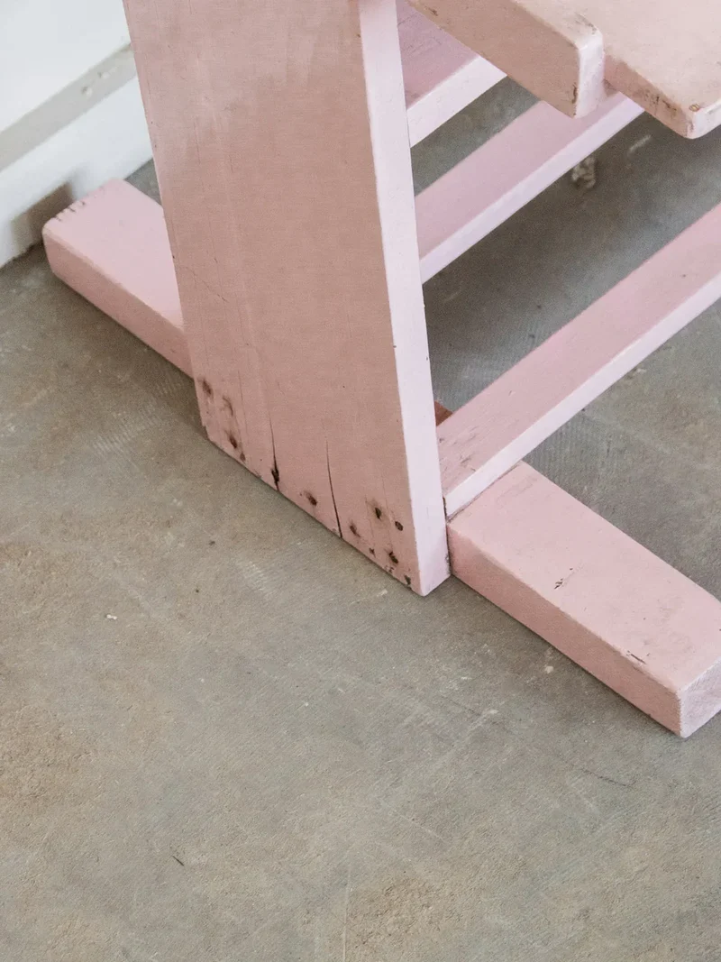 Edouard, le bureau pupitre rose N°258