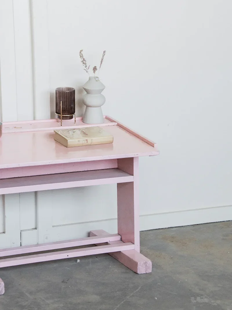 Edouard, le bureau pupitre rose N°258