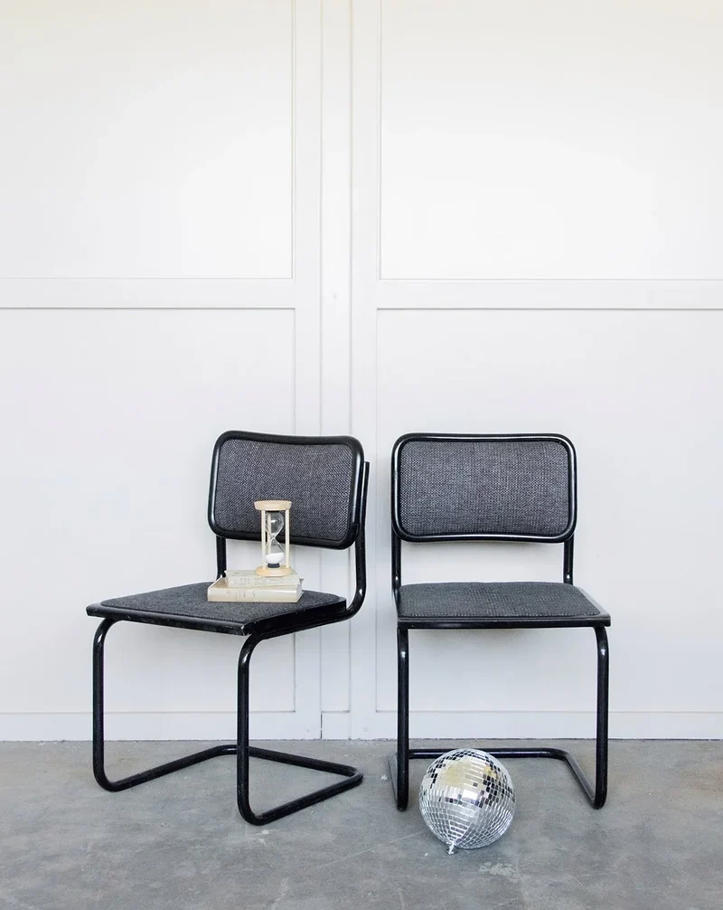 Alma, la chaise Breuer noire N°586