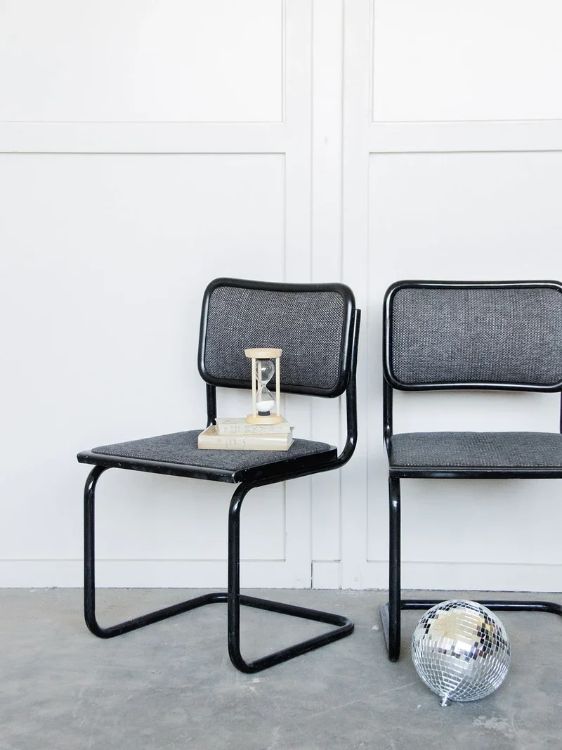 Alma, la chaise Breuer noire N°586
