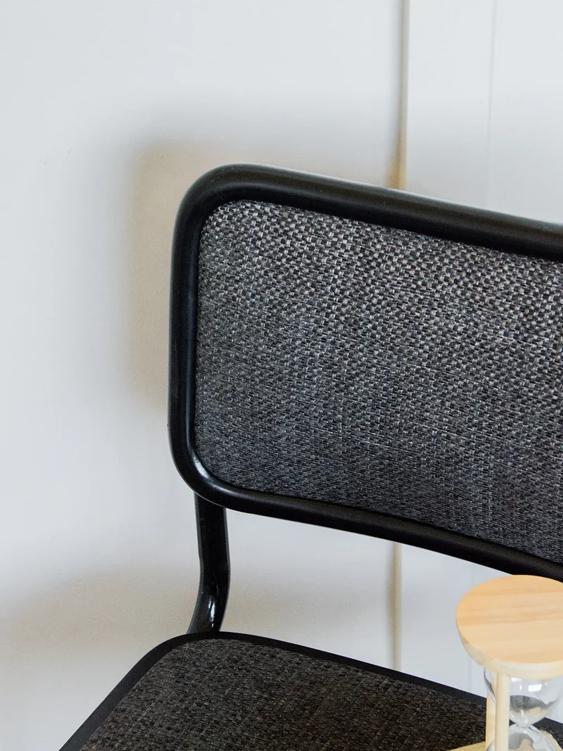 Alma, la chaise Breuer noire N°586