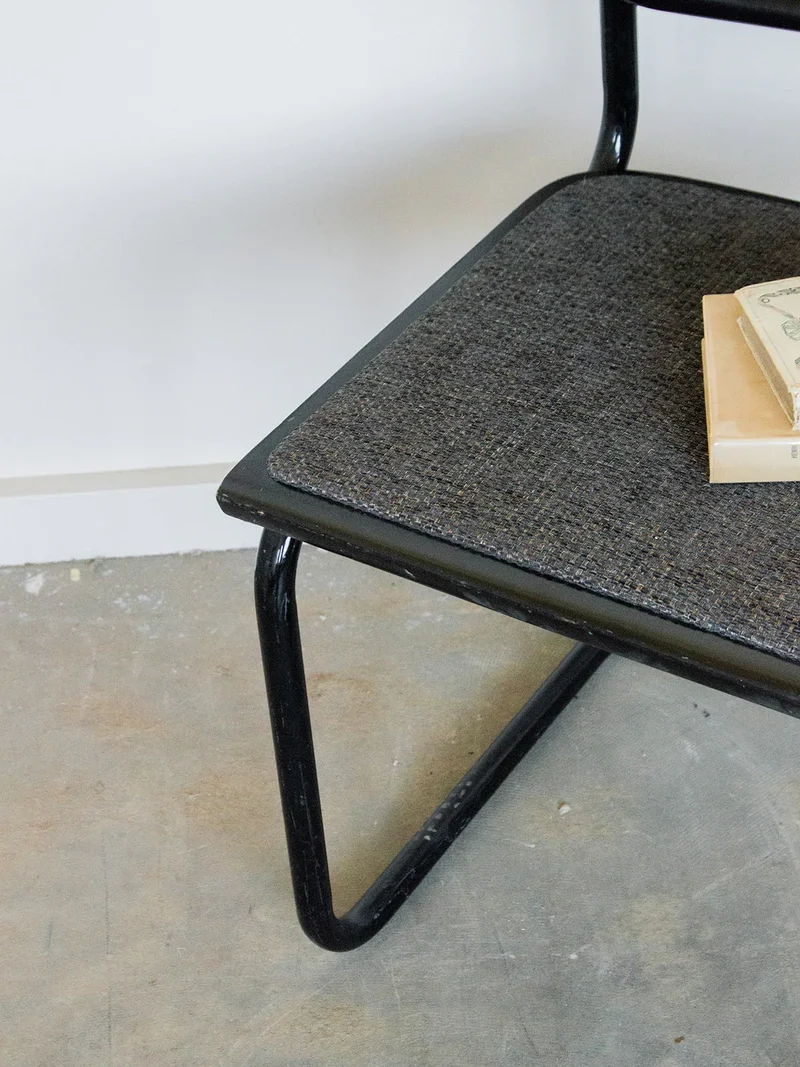 Alma, la chaise Breuer noire N°586