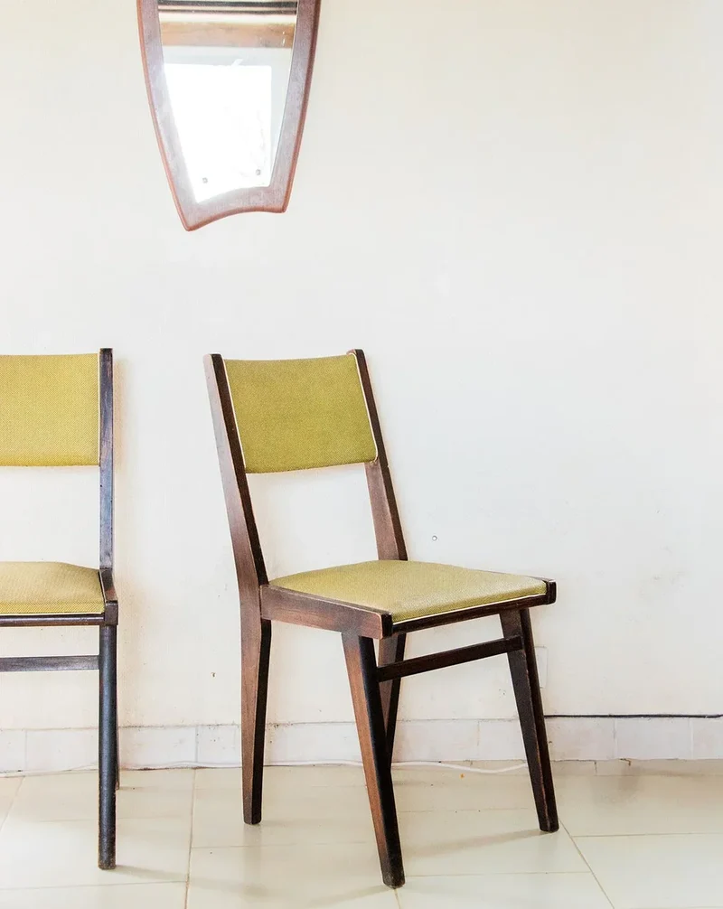 Claude, la chaise verte en bois N°443