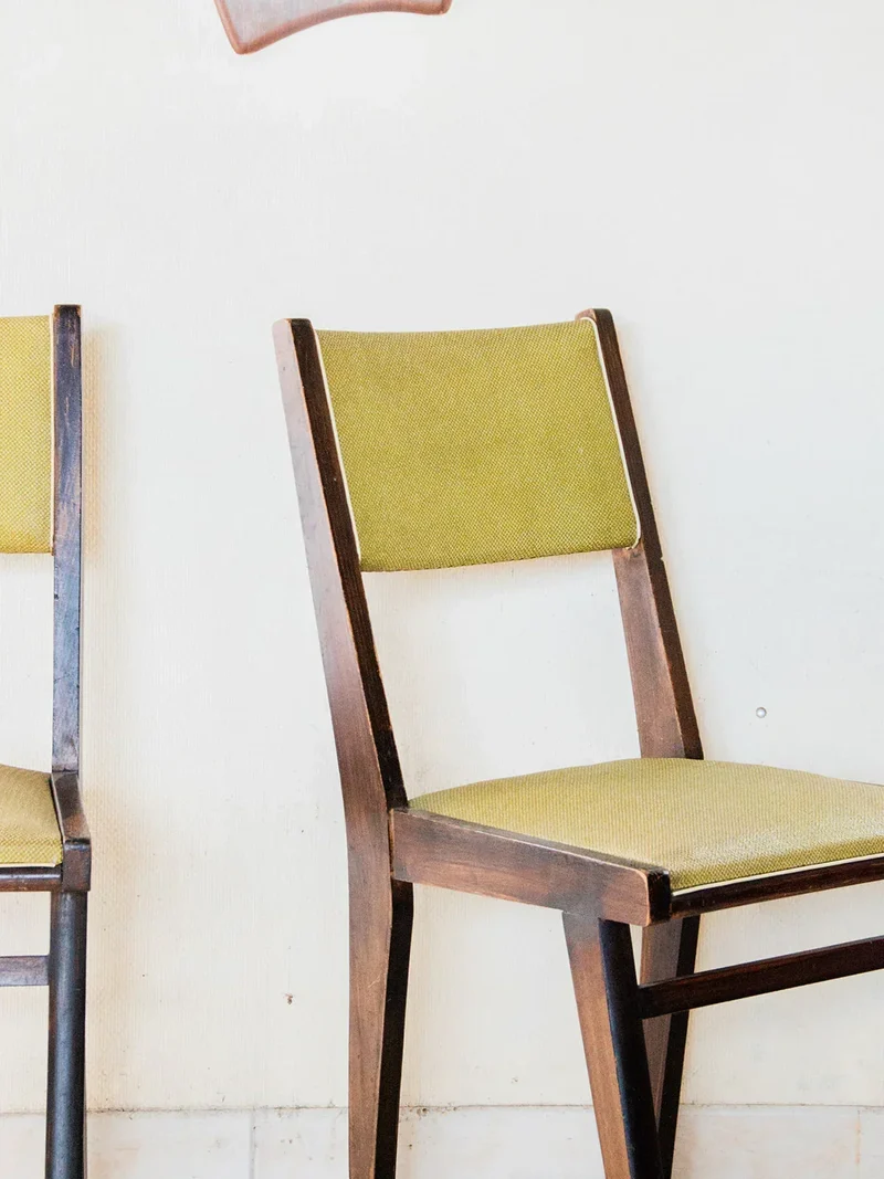 Claude, la chaise verte en bois N°443