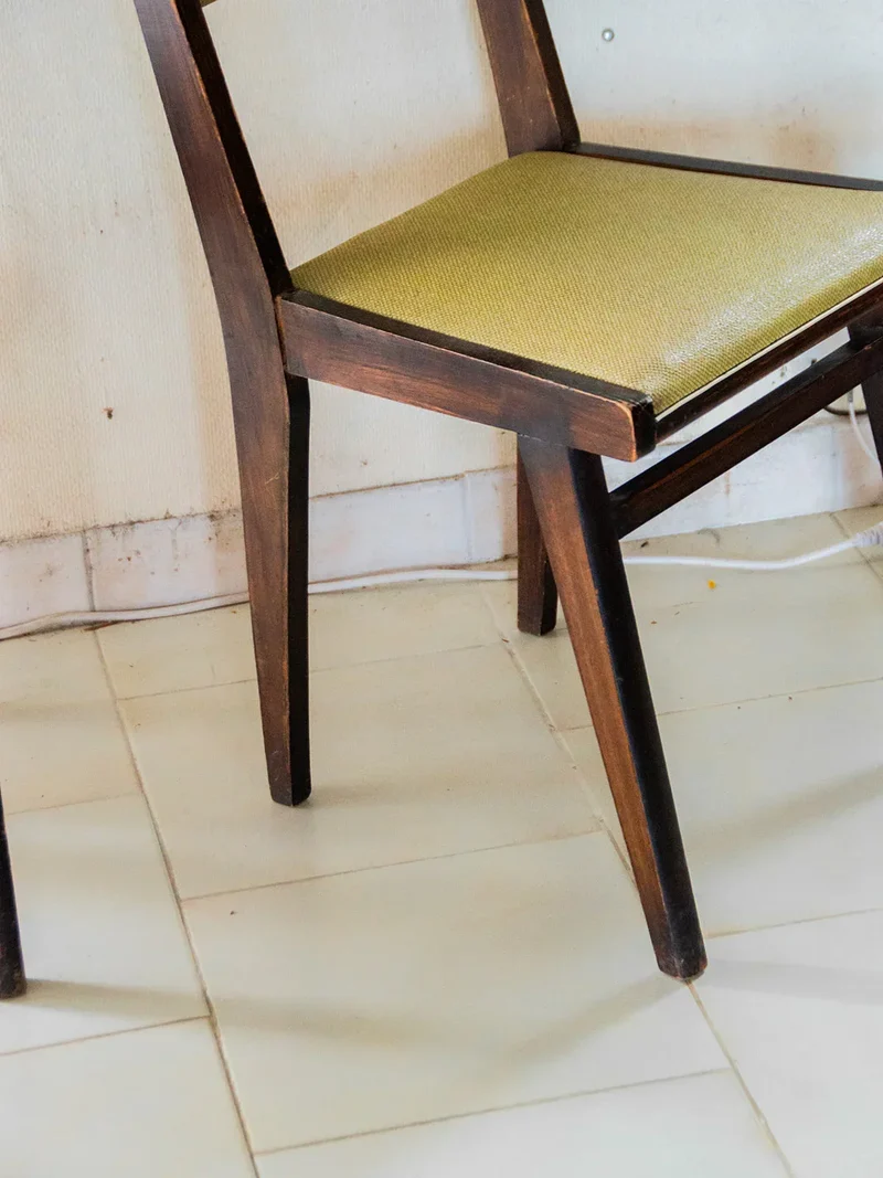 Claude, la chaise verte en bois N°443