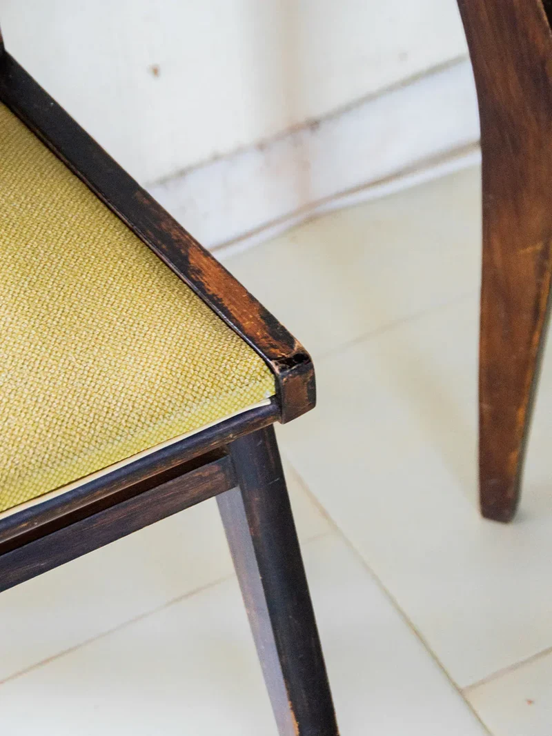 Claude, la chaise verte en bois N°443