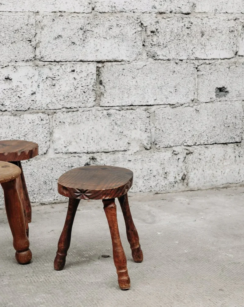 Regis, le tabouret en bois N°596