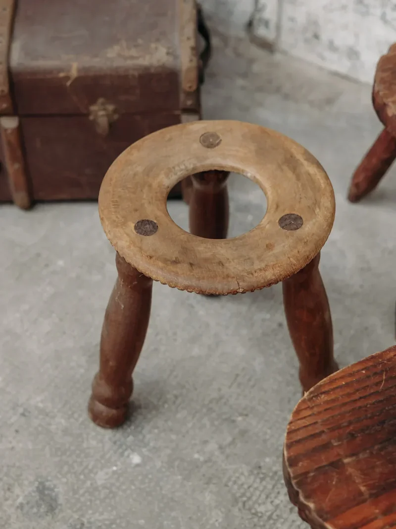 Regis, le tabouret en bois N°597
