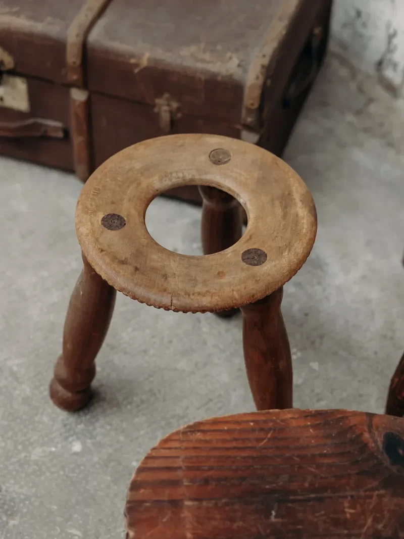 Regis, le tabouret en bois N°597