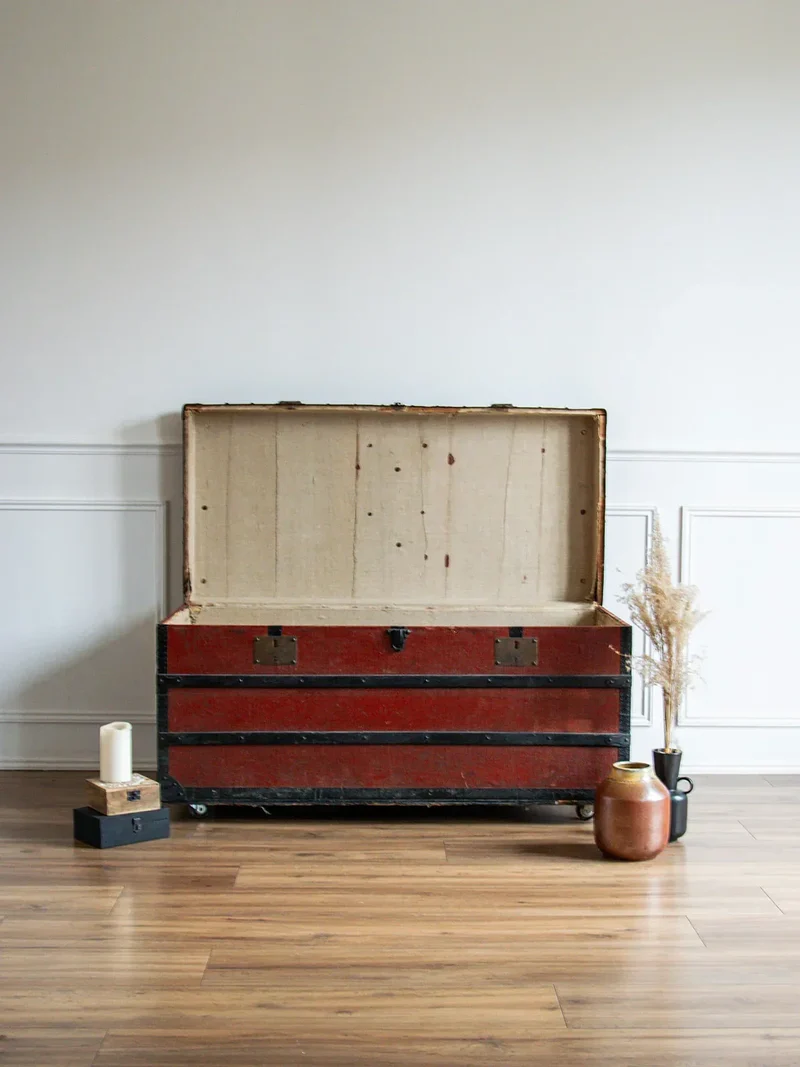 Lucienne, la grande malle en bois N°95