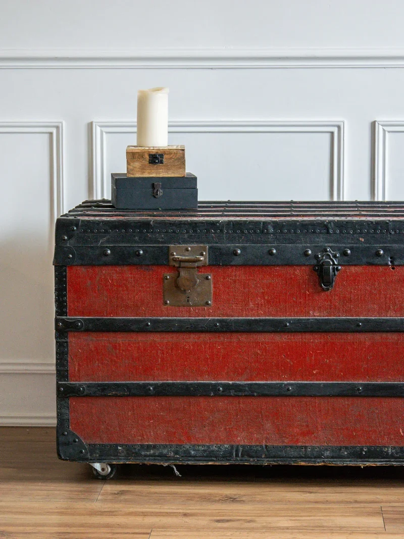 Lucienne, la grande malle en bois N°95
