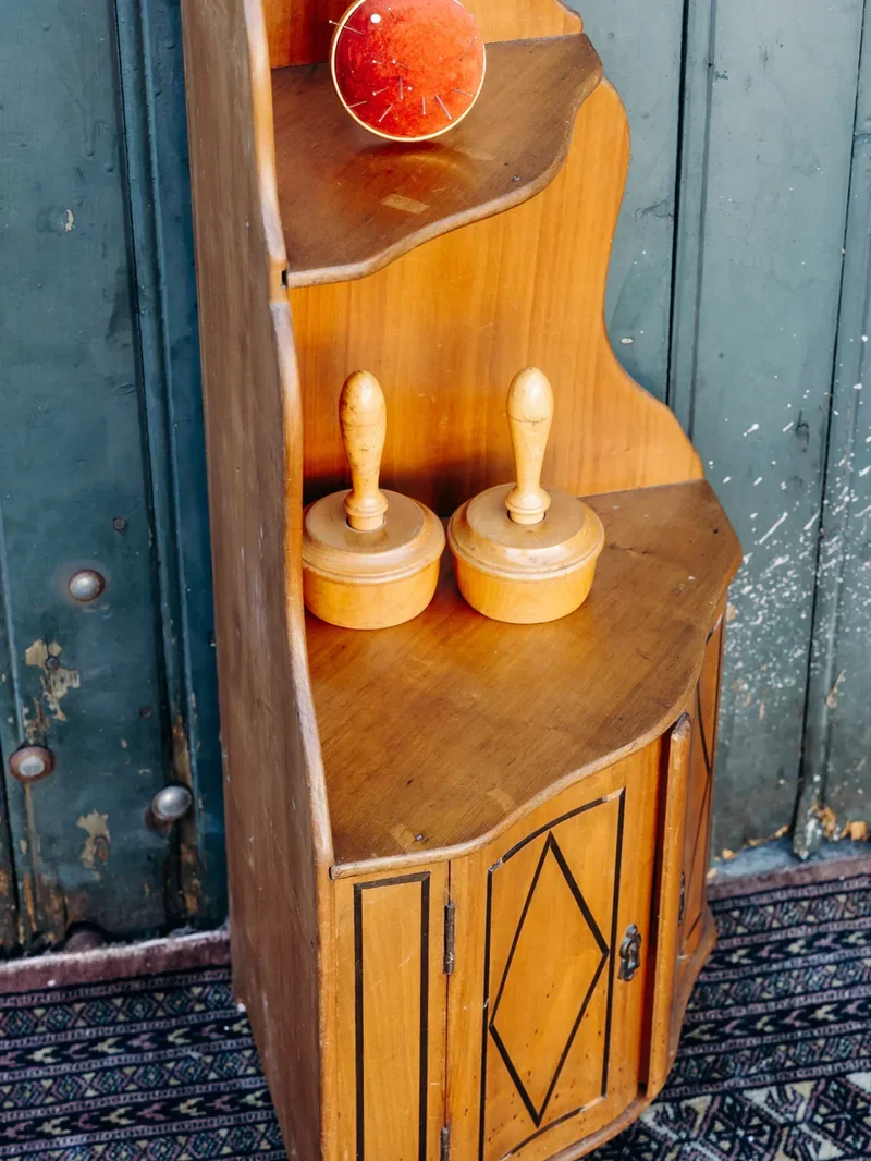 Gaëlle, l'étagère d'angle en bois N°99