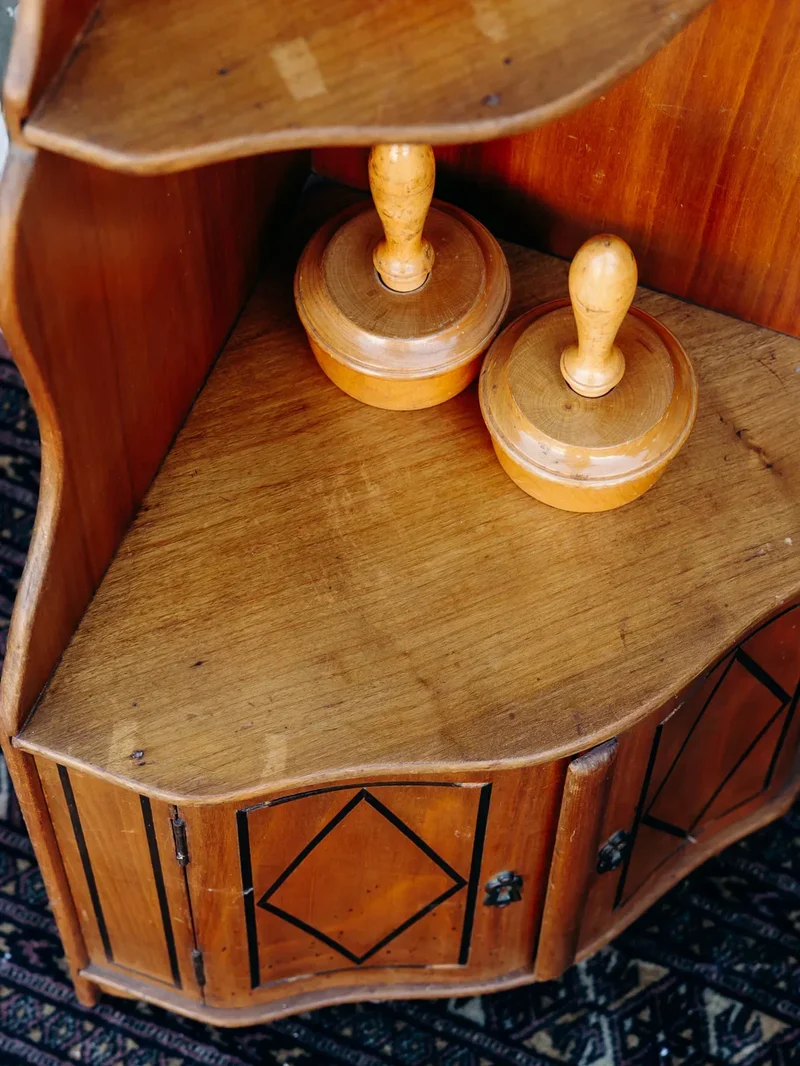 Gaëlle, l'étagère d'angle en bois N°99