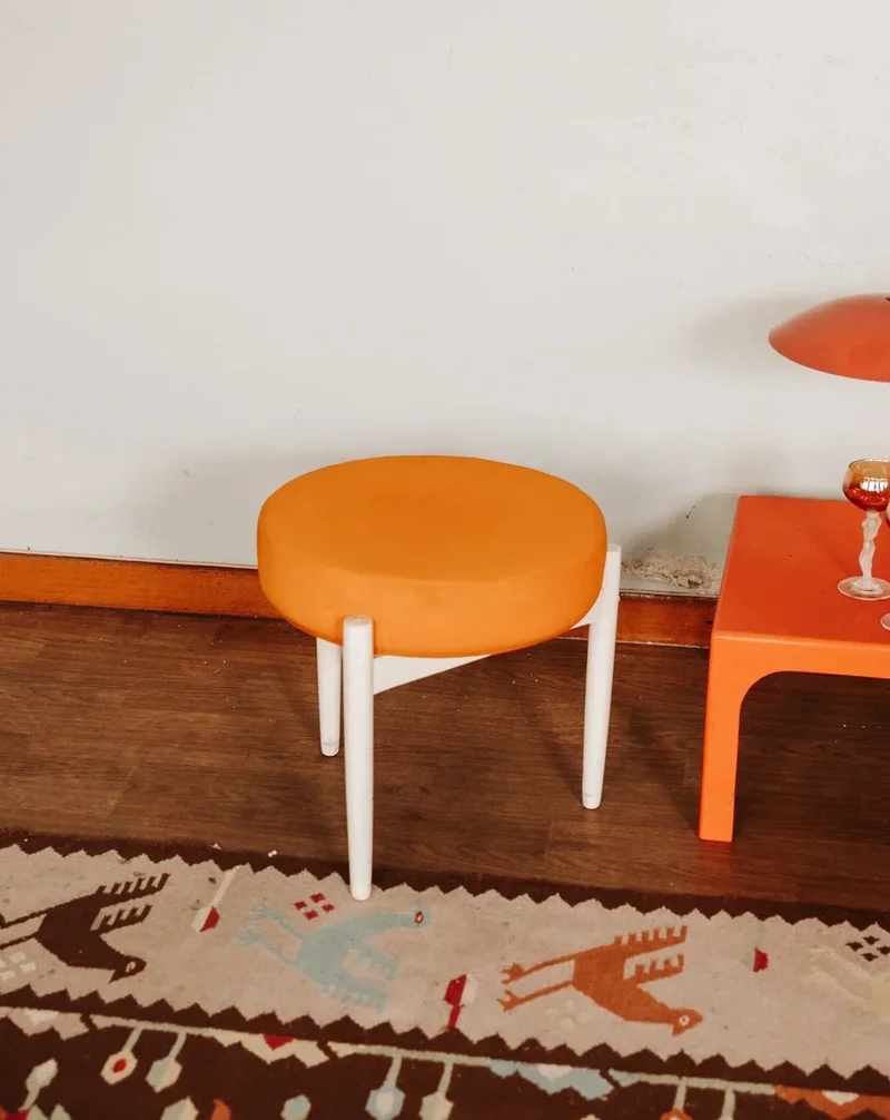 Axel, le tabouret orange N°114