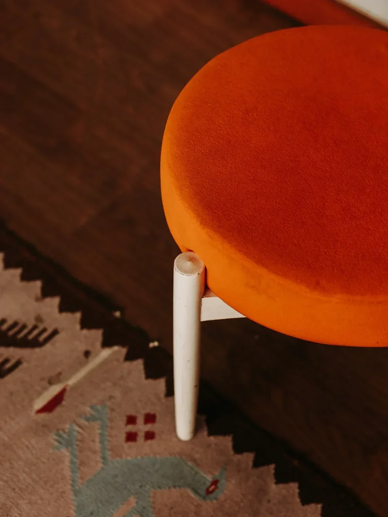 Axel, le tabouret orange N°114
