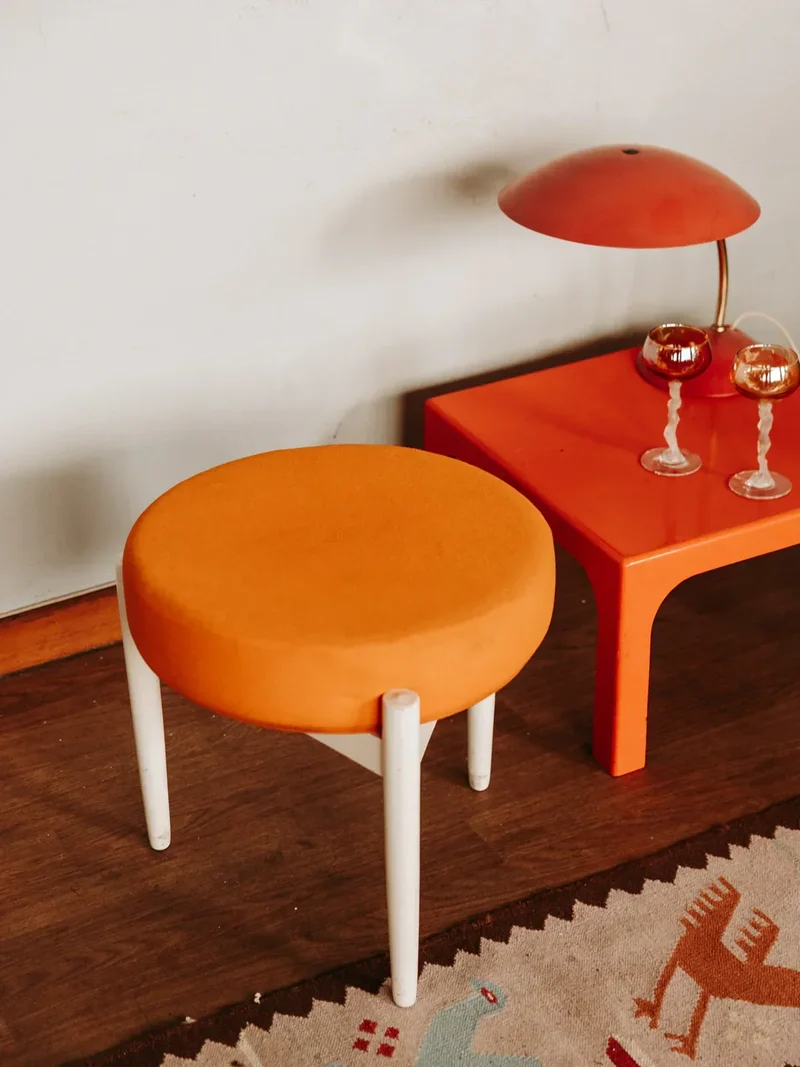 Axel, le tabouret orange N°114